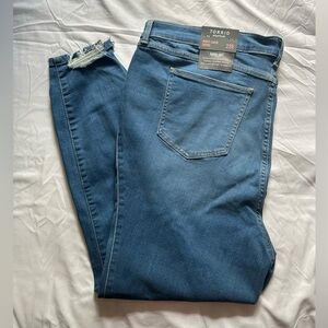 NWT Torrid super skinnies!